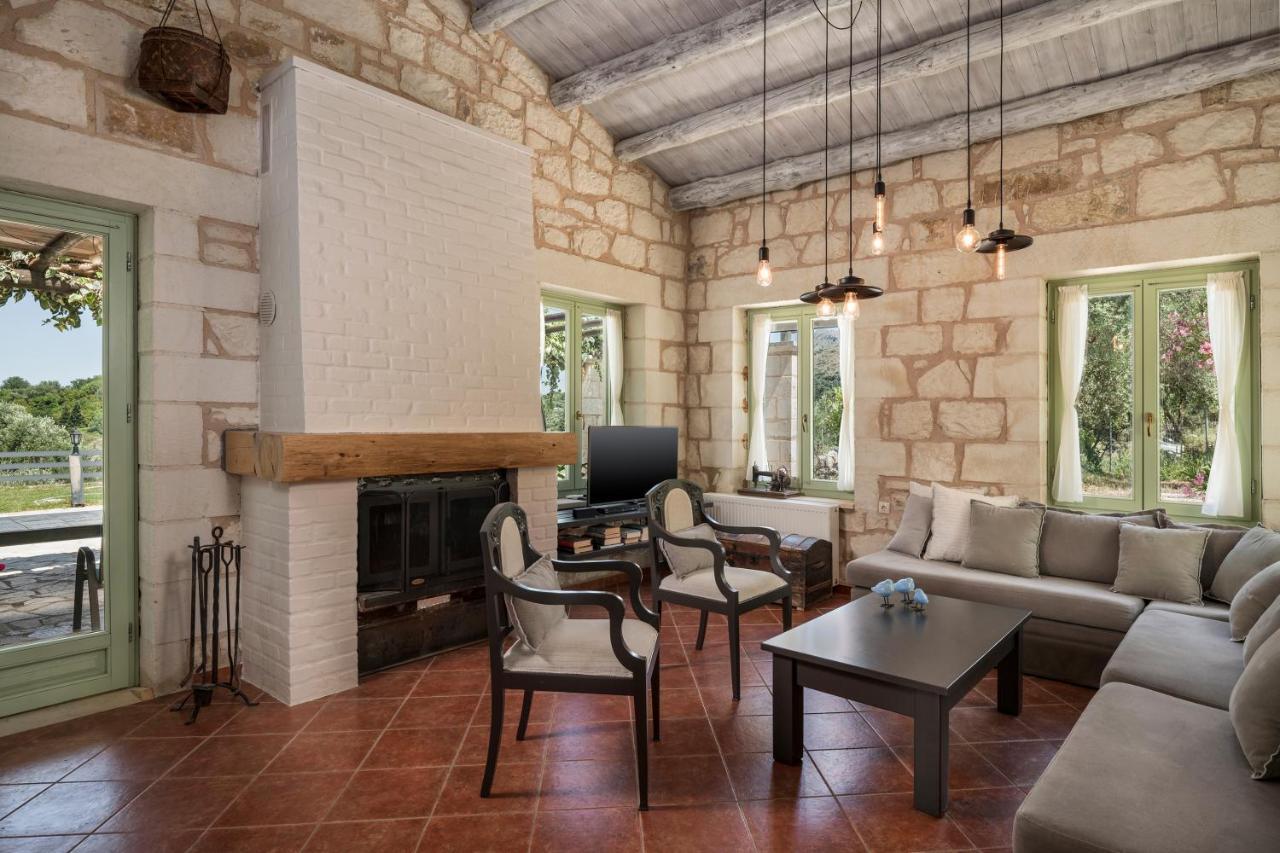 Boutique Villa Petra Amanda Heated Pool Optional Fílippos エクステリア 写真