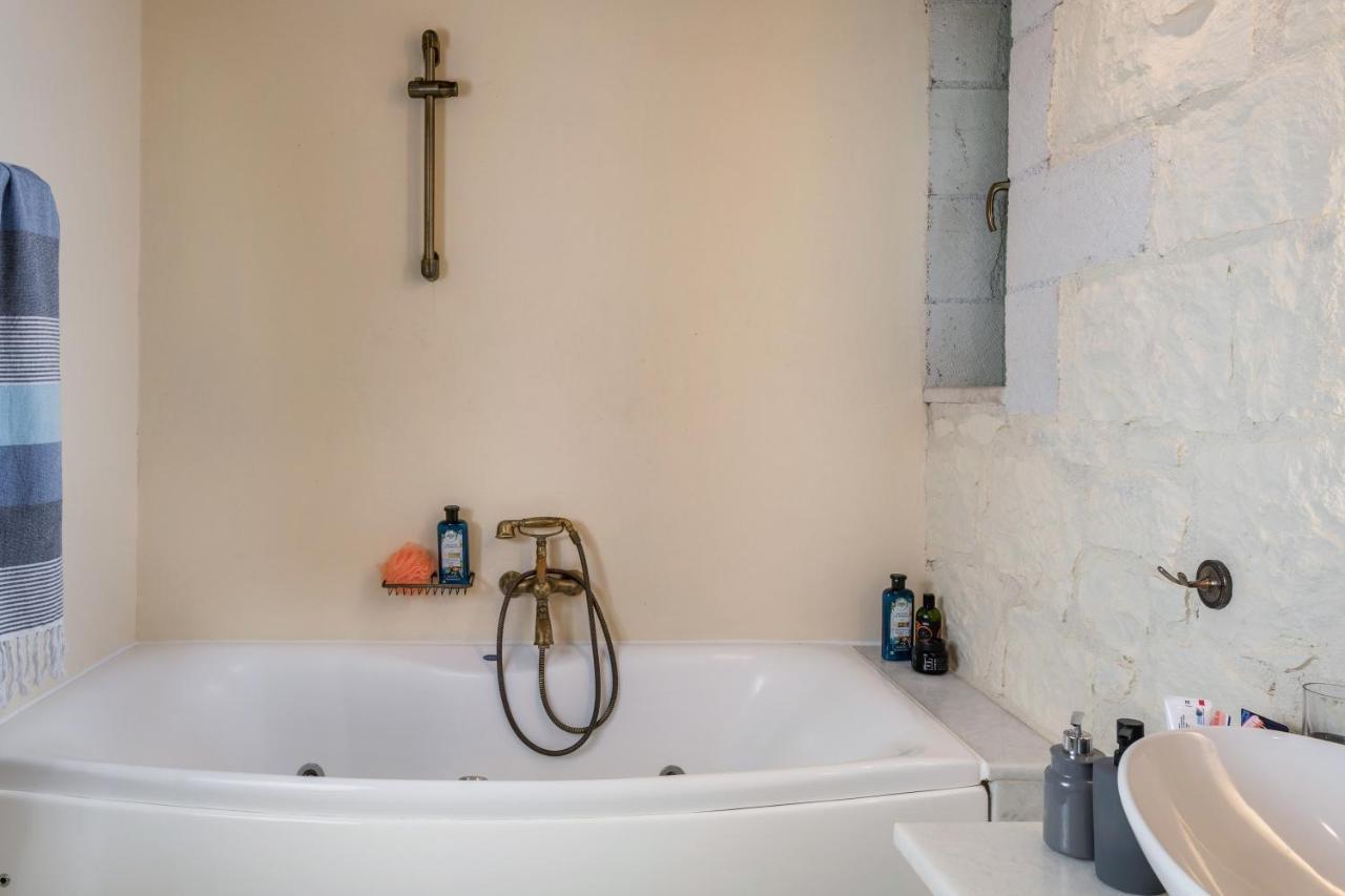 Boutique Villa Petra Amanda Heated Pool Optional Fílippos エクステリア 写真